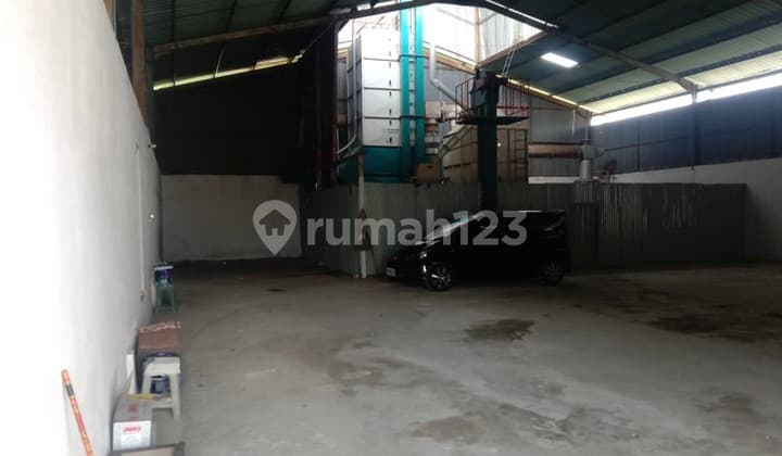Warehouse 900 m² on Lt. Tukiyat Street, Magelang