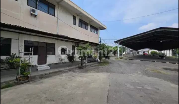 Gudang Di Kaligawe Raya, Genuk