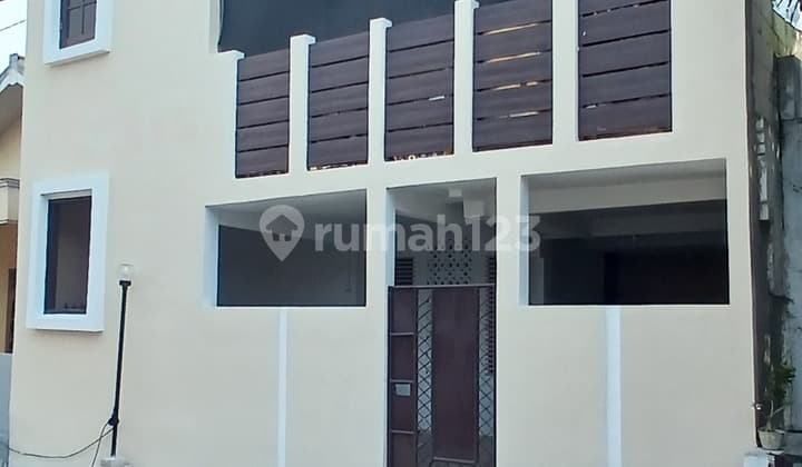 Dijual Rumah Kost Baru 2 Lantai dengan 20 Kamar Tidur Dekat Universitas