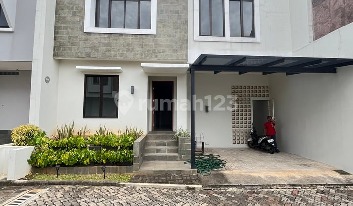 Rumah 2 Lantai di Cirendeu Bebas Banjir Dekat MRT Lebak Bulus