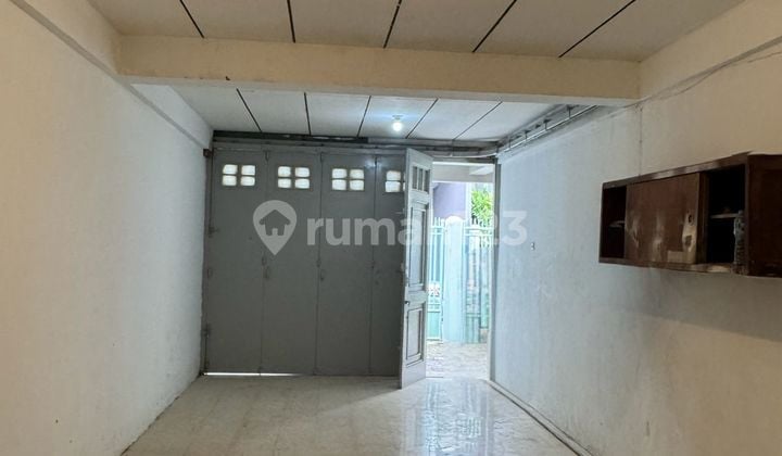 Rumah Besar Siap Huni di Rajawali Sakti Raya