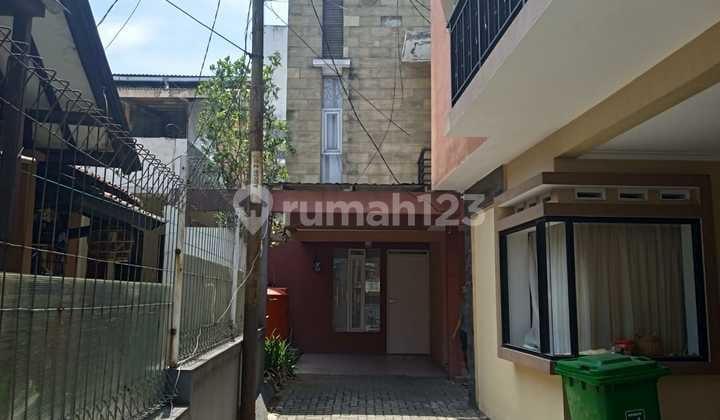 Rumah Murah 3 Lantai Siap Huni di Gegerkalong