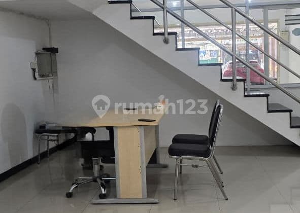 Strategic Ready-to-Use Shop House on Main Road Karapitan