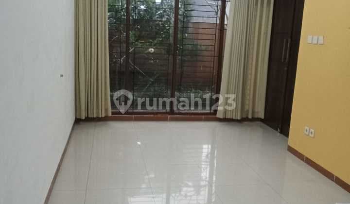 Rumah Modern Dalam Komplek Lingkungan Nyaman Dekat Universitas Pendidikan Indonesia