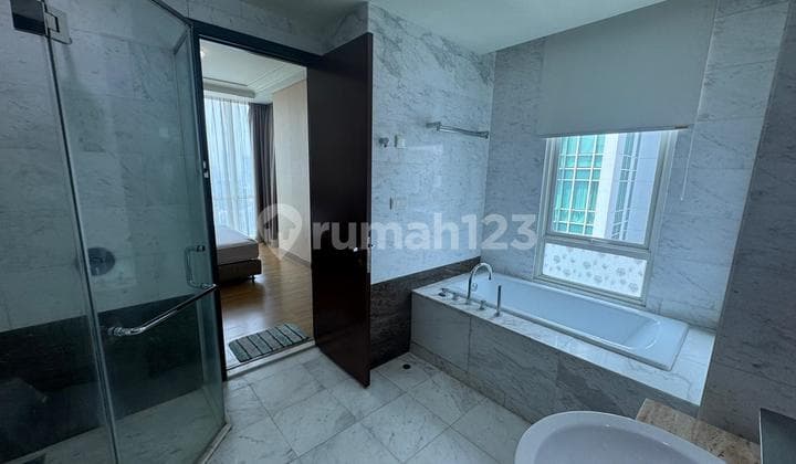 Disewakan Apartment The Peak Residance 3 BR Bagus Furnished