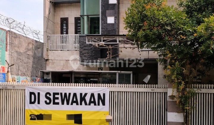 Disewakan Rumah Kantor Duren Tiga Pancoran - Strategis & Nyaman