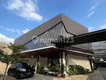 Gedung Tempat Usaha Raya Radio Dalam Cocok Klinik Cafe Kantor