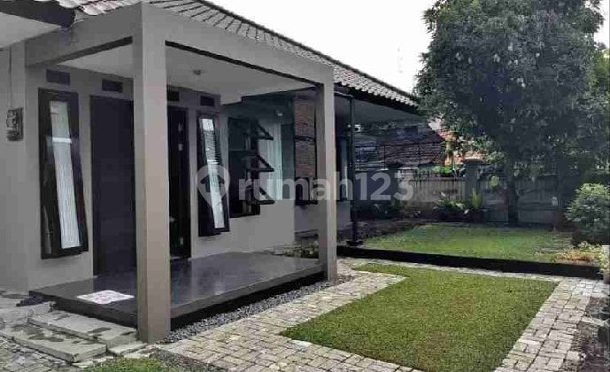Rumah Kantor Strategis - Parkir 5 Mobil, Siap Pakai