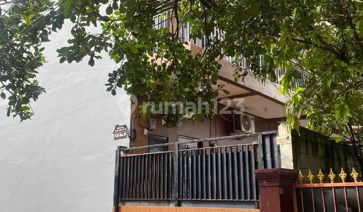 For Sale Exclusive Kos 2 Floors 15 Rooms ROI 10% Big Yard East Jakarta