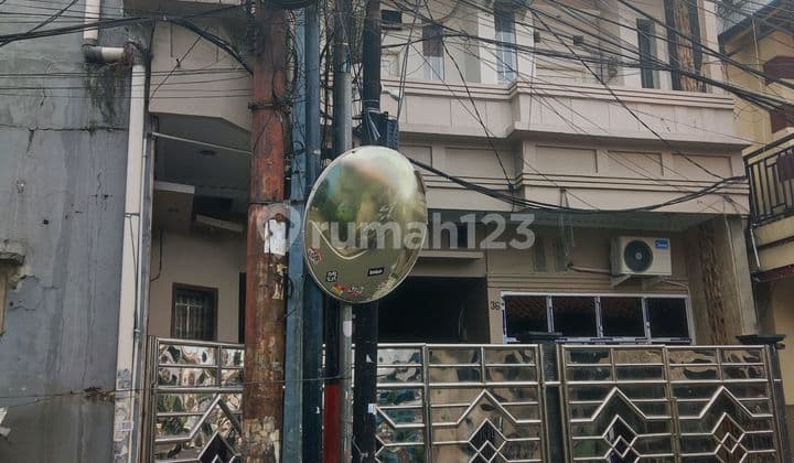 Dijual Kos Exclusive 3 Lt 15 Kamar Roi 10 % Pramuka Jakarta Timur