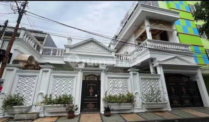 Dijual Rumah Mewah 2Lt Private Pool Duren Sawit Jakarta Timur