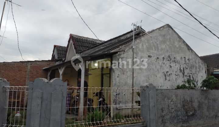 Dijual. Rumah. Lokasi: Kosambi. Karawang Timur. SHM di Perumahan De Griya, Jl. Griya Indah, Cibalongsari, Klari, Karawang, Jawa Barat, Indonesia, 41371, Karawang Timur
