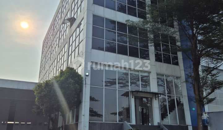 Disewakan Gedung 4 Lantai Di Lokasi Strategis Jalan Utama Sentra Niaga, Harapan Indah, Bekasi