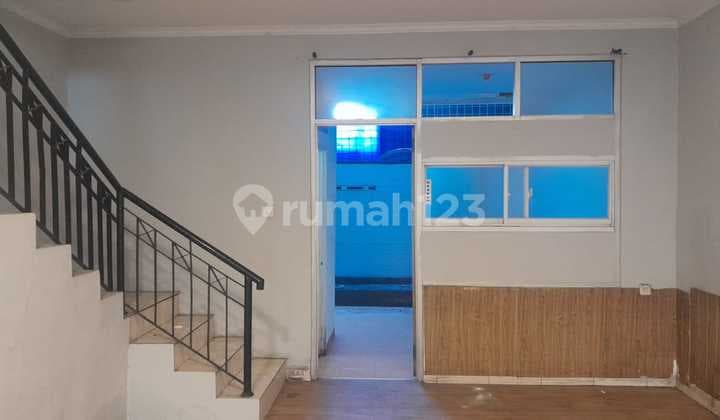 Ruko Disewakan Siap Pakai Pinggir Jalan Raya Pejuang, Bekasi - Cocok Untuk Berbagai Usaha! di Gapura Perumahan Pejuang Estate, Jl. Raya Pejuang, Pejuang, Medan Satria, Kota Bekasi, Jawa Barat, Indonesia, 17131, Bekasi