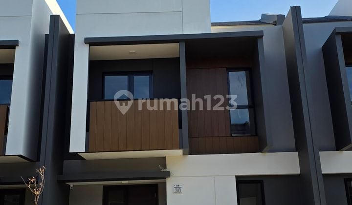 Rumah Baru Siap Huni Lokasi Summarecon Crown Gading, Bekasi