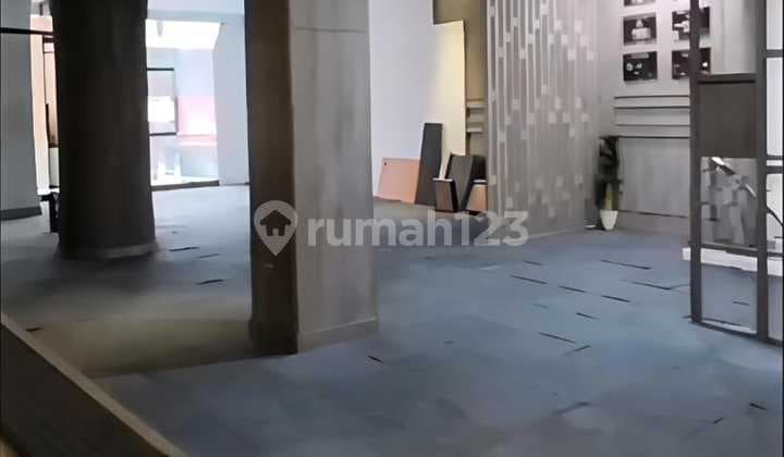 MURAH !! Disewakan Ruko gandeng 4,5 lantai kosongan