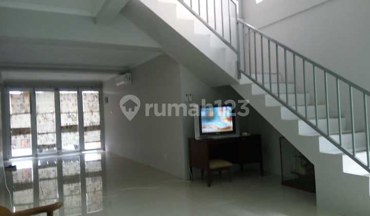 Dijual Rumah Usaha Di Kalimalang