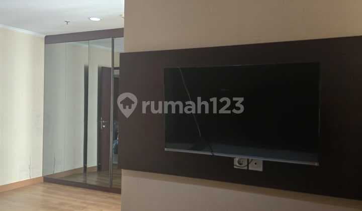 CHEAP !! For Sale Medit Lagoon Apartment Unit in Kemayoran Semi-Furnished.