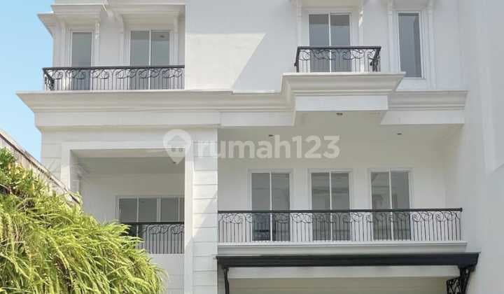 Brand New Modern Town House Cilandak Private Cluster 3 lantai