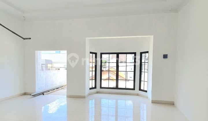 DIJUAL RUMAH BRAND NEW !! CEMPAKA PUTIH KOSONGAN 2,5 LANTAI