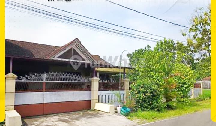 House Very Large Land Main Road Jl. Brigjend Katamso Karanganyar City