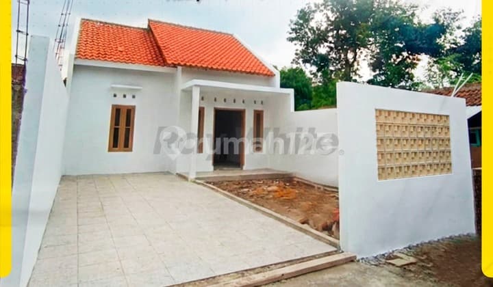 For Sale New Minimalist House with Spacious Land in Kadipiro Banjarsari Solo