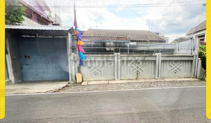 Disewakan Rumah Luas 5KT di Panularan Laweyan, Cocok u/ Kantor