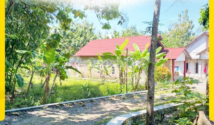 Strategic Land for Sale, Facing South, in Wonorejo Kalijambe