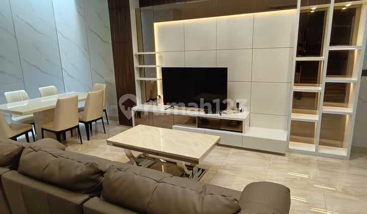 Rumah Full Furnished Mewah Design Interior Full Marmer di Golf Residence Kemayoran
