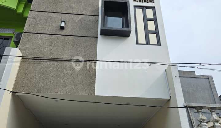 Nice new boarding house, fully renovated building, BCS Kelapa Gading.