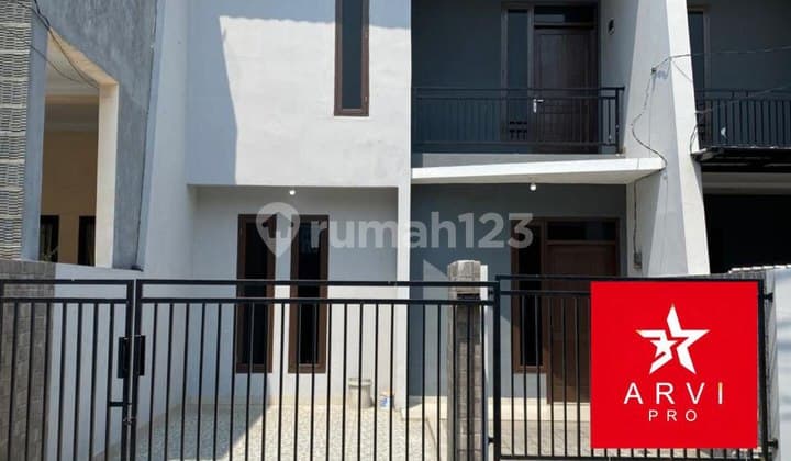 Disewakan Rumah 2 Lantai Di Harapan Indah Bekasi