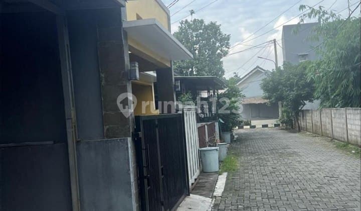 1.5 Floor House in the Minimalist Cluster of Rawalumbu Bekasi