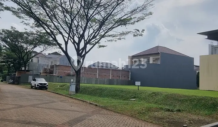 Rarely Available Lots in a Good Location within the Aristoteles Cluster