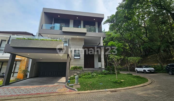 Beautiful House in BSD City Green Cove 2 Floors Corner Position Ready to Occupied
