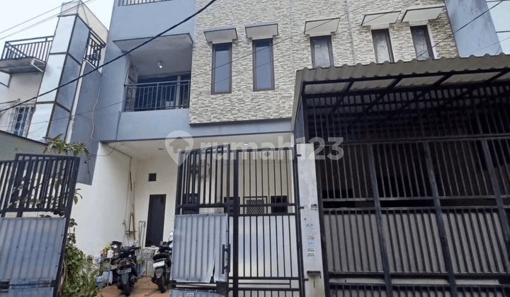 Rumah 3 Lantai Siap Huni Jelambar Baru Jakarta Barat