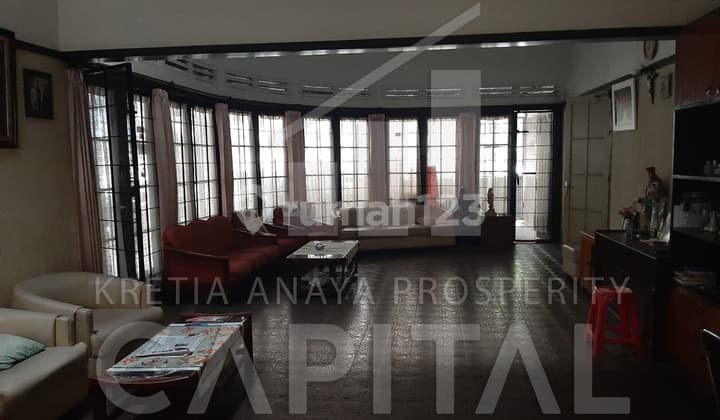 For Sale: Strategic Vintage House in Riau Wing (Main Road Position)