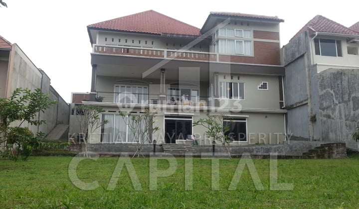 Rumah Luxury Eco Friendly di Tatar Pitaloka Kota Baru Parahyangan View Danau Fully Furnished