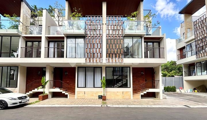 Brand New House Dalam Cluster Siap Huni Full Furnish Dilokasi Strstegis Dan Lingkungan Asri Sejuk Nyaman