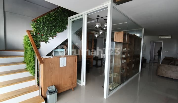 Premium, Ruko Balkon 3 Lantai, Unfurnished, Strategis, Akses Mudah Hanya 200 Meter ke Jl. Sunset Road, Denpasar Selatan