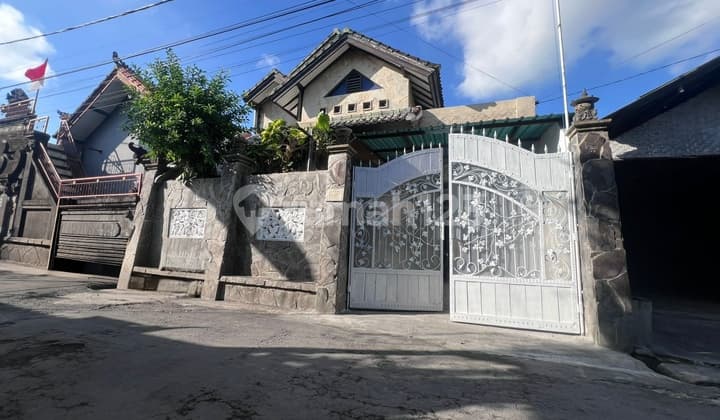 Rumah Artistik Moderat, Siap Huni, 3 Bedroom, Super Strategis, Dekat ke Jl. Bypass Ngurah Rai, Area Pemogan, Denpasar Selatan.