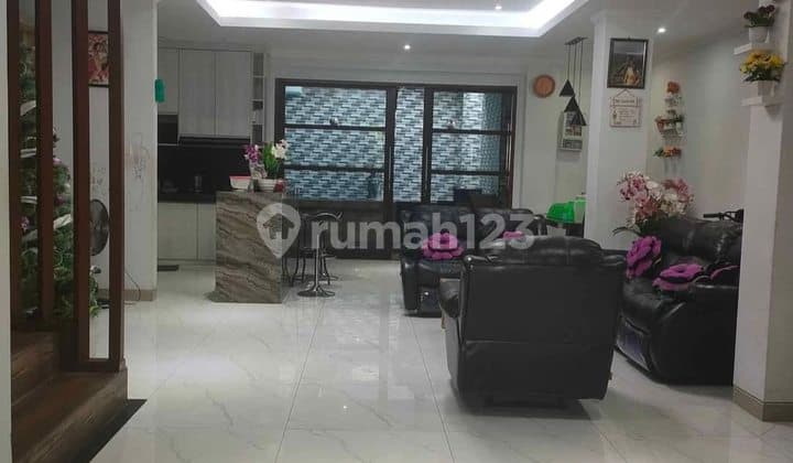 Disewakan Rumah Semi Villa Modern 4 Kamar Tidur di Renon (412V)