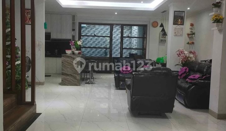 Disewakan Rumah Semi Villa Modern 4 Kamar Tidur di Renon (412V)