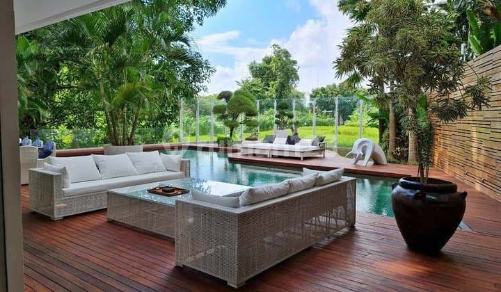 Leasehold 4 Bedroom Villa Rice Field View Kerobokan (309V)