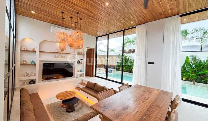 Luxury Leasehold 3 BR Villa 25 Years In Munggu Close Seseh (411V)