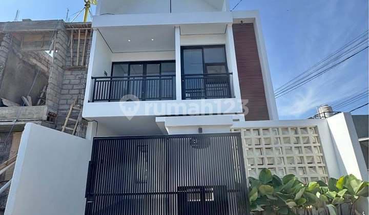 Rumah Modern 3 Kamar Tidur Premium Renon Denpasar (97Va4)