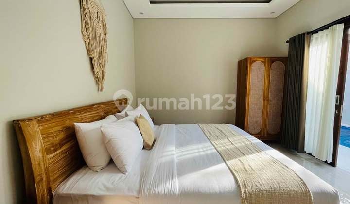 Overlease 2 Bedroom Villa in Canggu (242V)