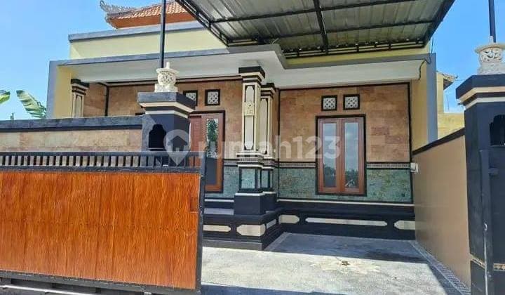 Rumah Minimalis Modern 3 Kamar Tidur Batubulan (261V)