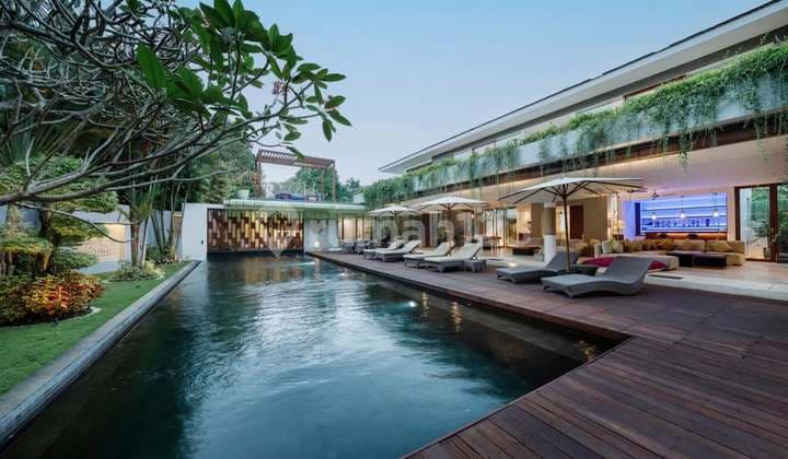 Modern 5 Bedroom Villa for Rent in Tanah Lot (234V)