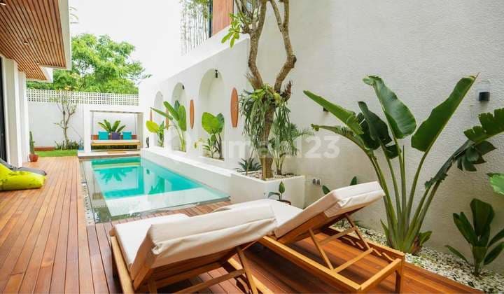 For Rent Luxury New 3 Bedroom Ocean View Villa in Uluwatu (218V)