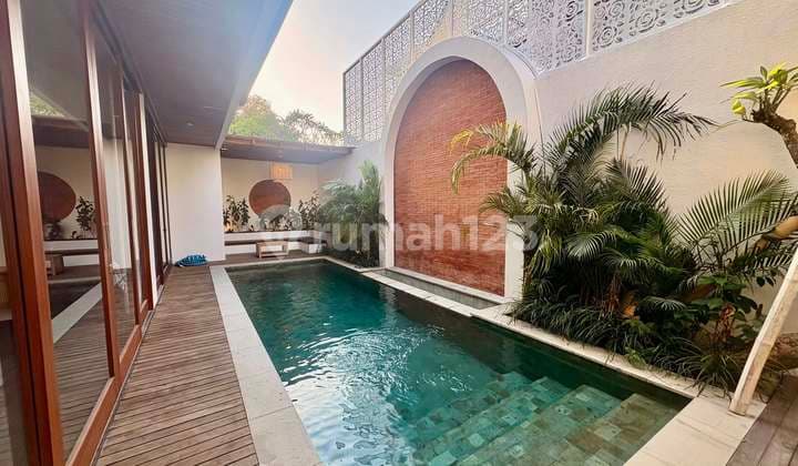 SANUR BEACHSIDE VILLA FOR LEASEHOLD 24 YEARS (166V)